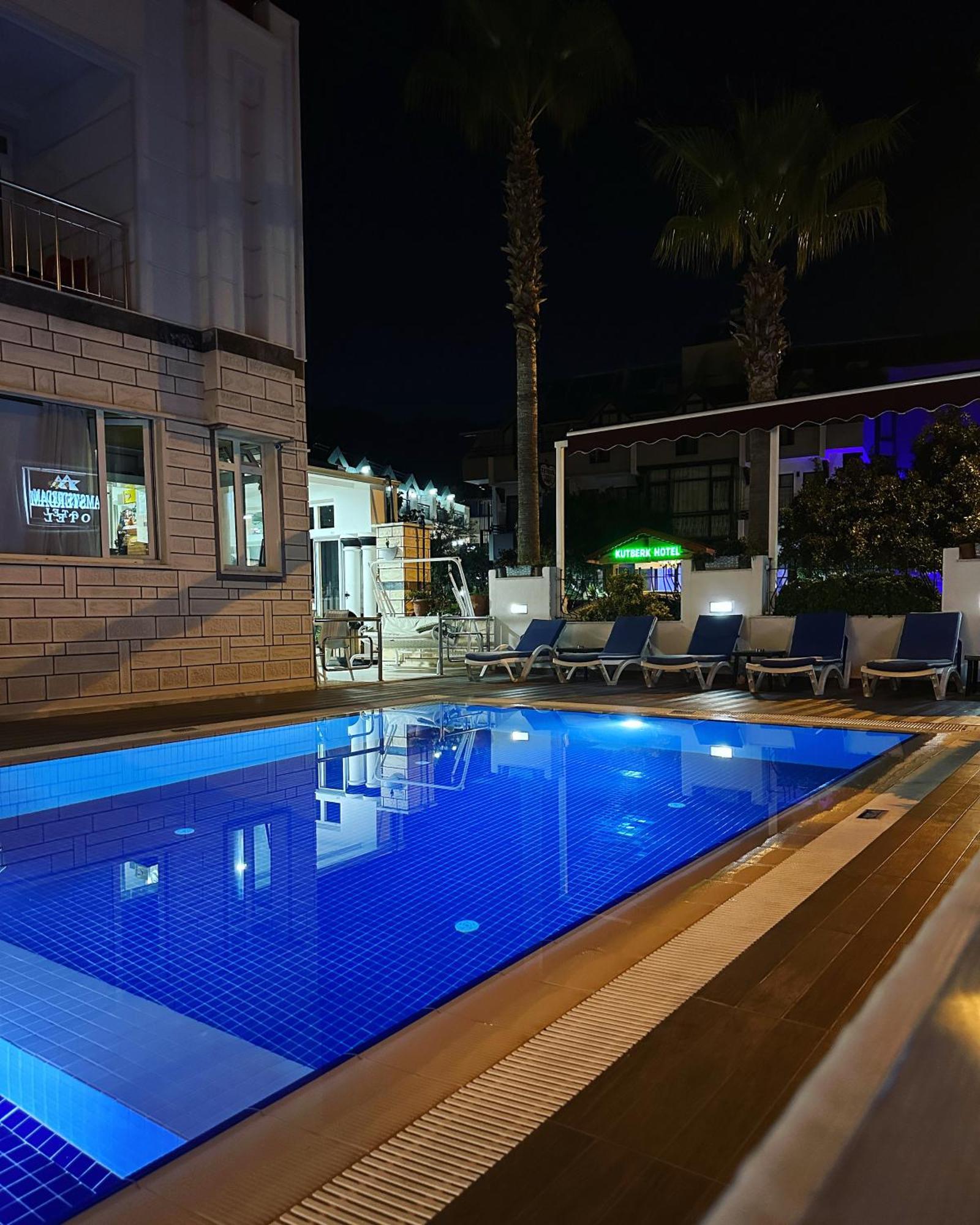 Amsterdam Otel Economic Room เกเมร์ ภายนอก รูปภาพ